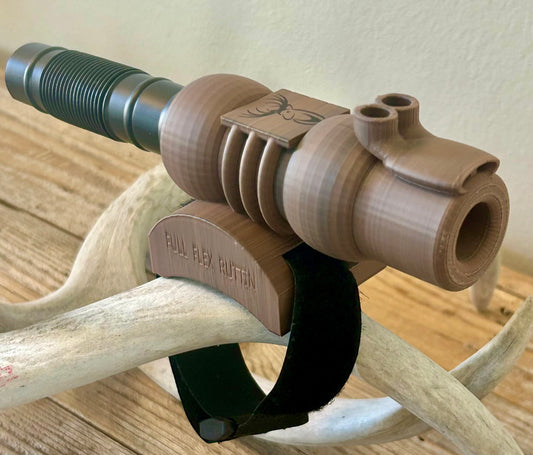 FULL FLEX RUTTIN™ Mature Buck Snort Wheeze Grunt Call - Wrist Mounted